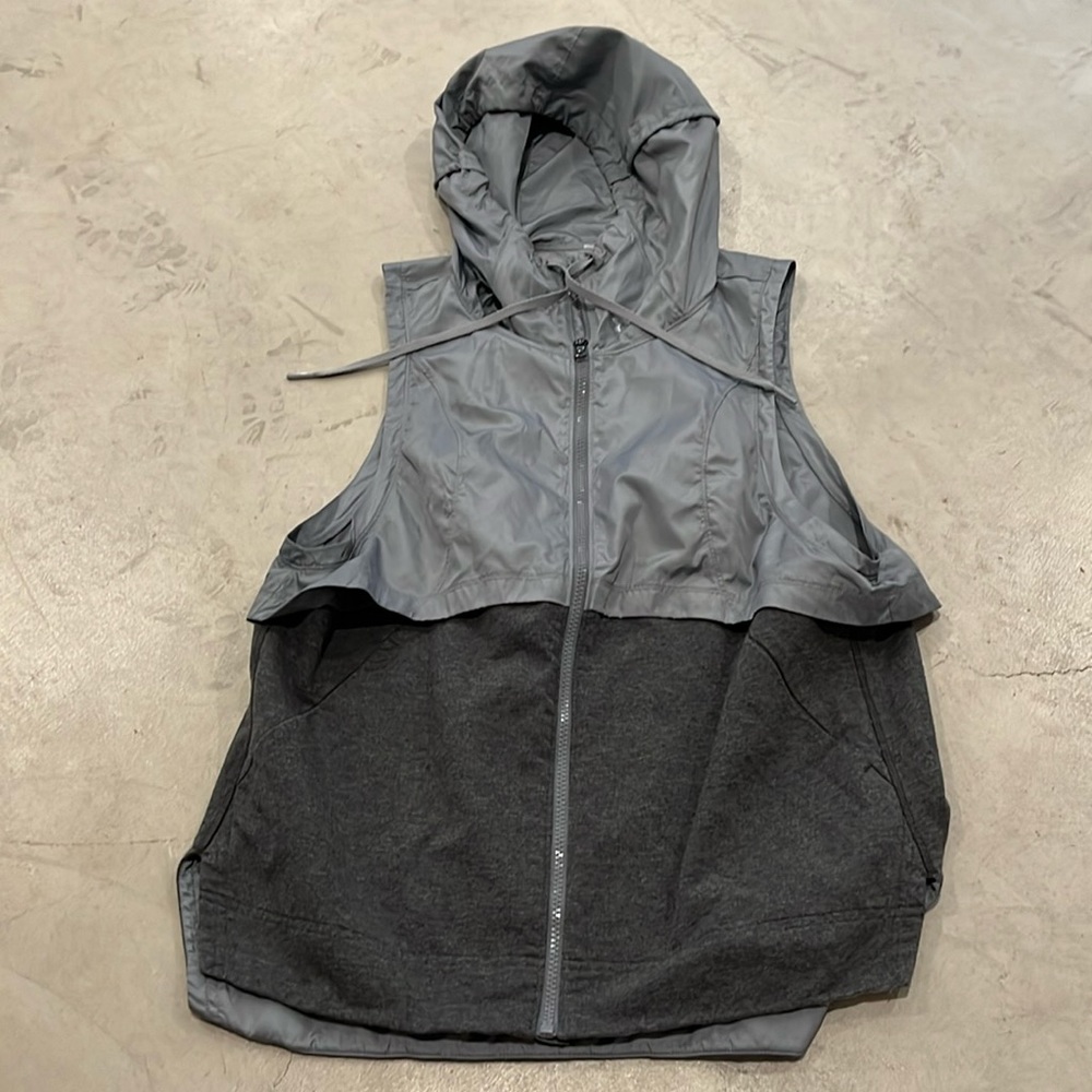 Under Armour reversible vest women’s XL